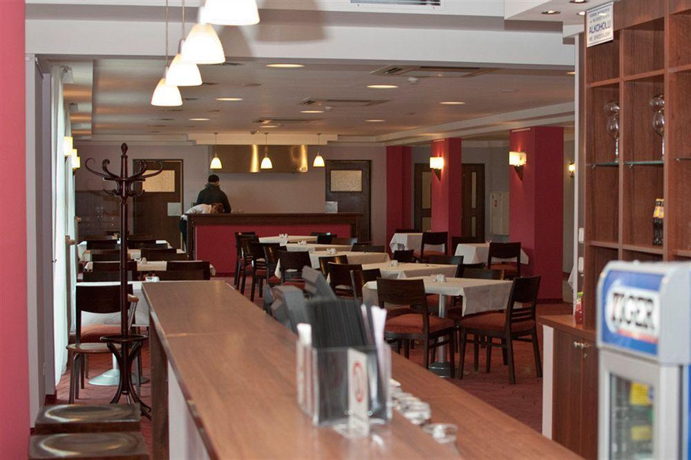 Comfortbiznes Pruszkow Ngoại thất bức ảnh