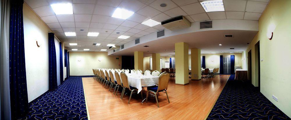 Comfortbiznes Pruszkow Ngoại thất bức ảnh