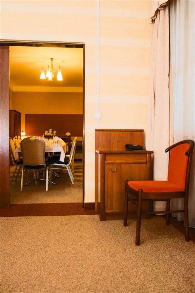Comfortbiznes Pruszkow Ngoại thất bức ảnh